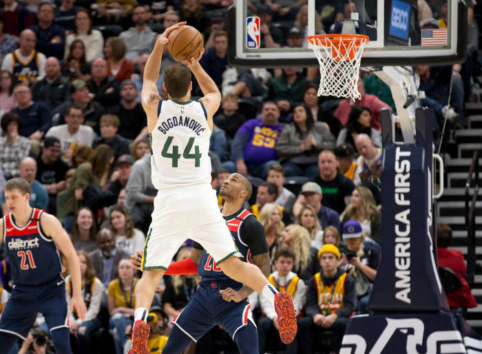 Bojan Bogdanovic (44) shoots an off-balance shot against the Washington Wizards